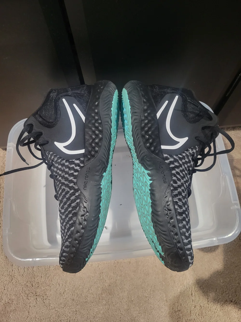 Nike KD Trey 5 VIII Black/ White-Smoke Grey  Men's  Sneakers with Bold Swoosh